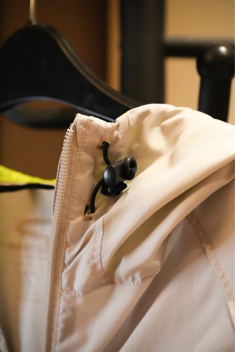 Біговий верхній одяг