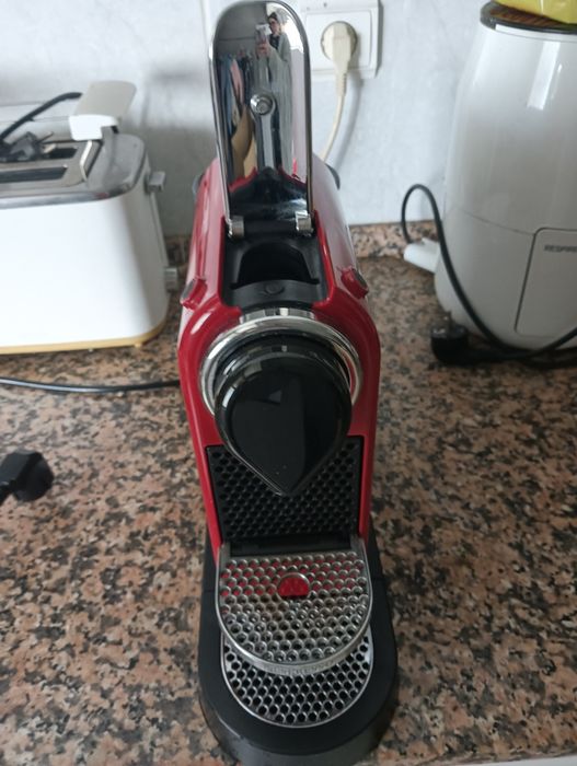 Maquina de café Nespresso citiz cherry red