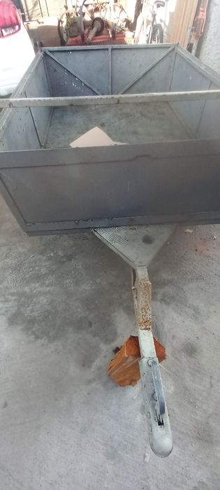 Reboque em bom estado para jipe ou carro