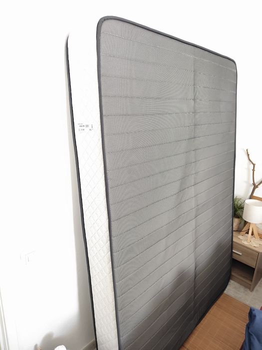 Colchao casal NOVO 190x 140x 20cm