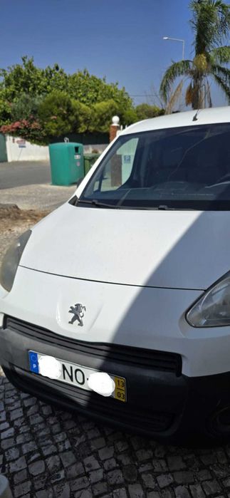 Peugeot Partner 3 Lugares, Ar Condicionado, Bluetooth.