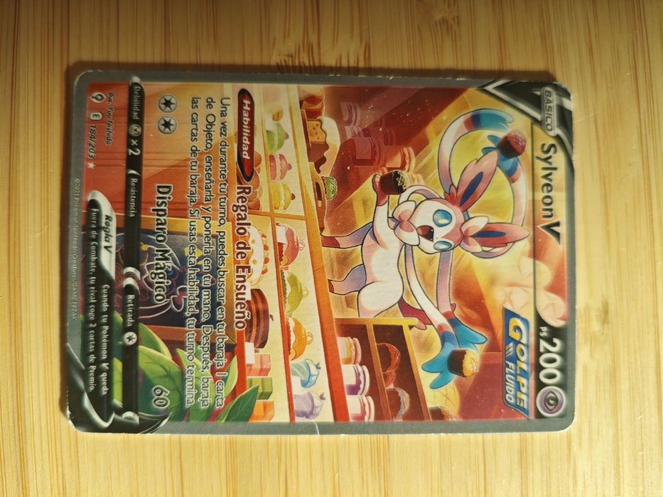 Sylveon V (full art)