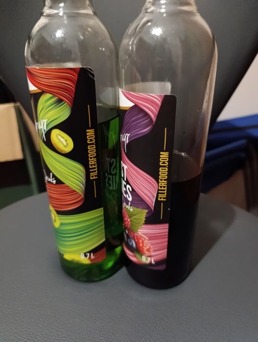 Лот сиропів для коктейлів