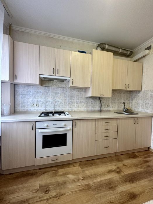 Квартира з балконом та індивідуальним опаленням