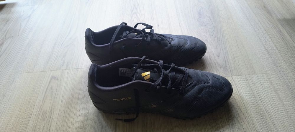 Turfy korki adidas predator Stan bardzo dobry rozmiar 42