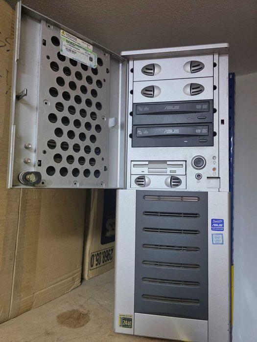 Caixa Hiftech Impecável