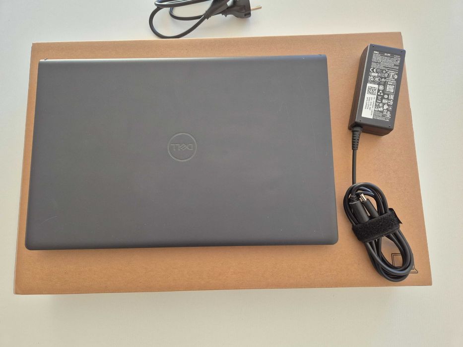 Dell Inspiron 15 3520 – Excelente Estado | i7 | 16GB RAM | 120Hz