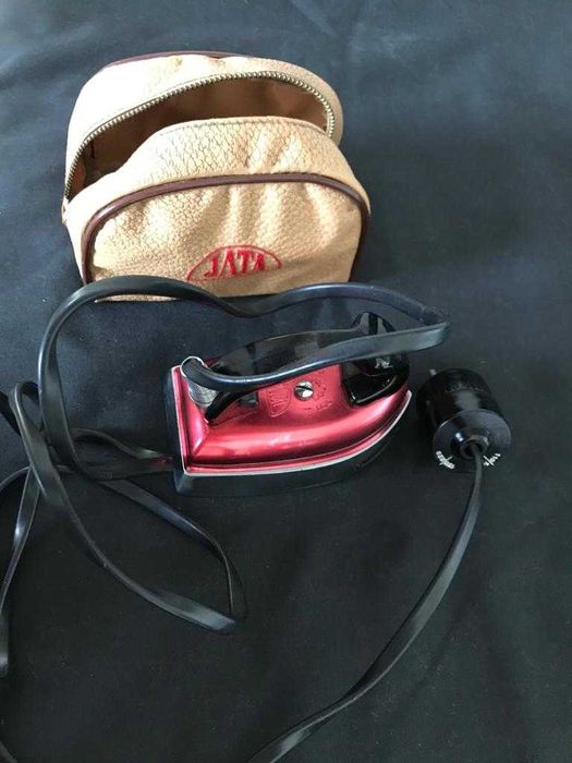 Ferro de viagem antigo JATA