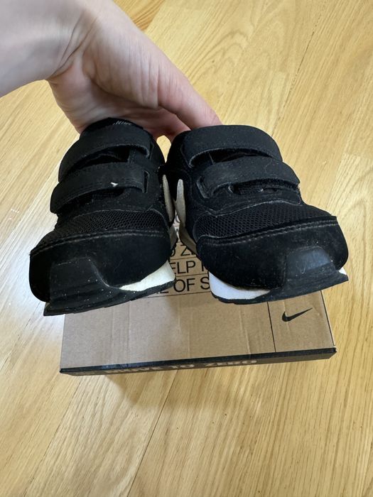 Nike кросівки  р.25