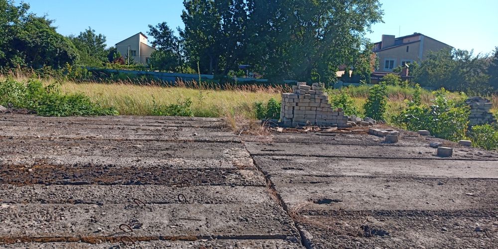 Ділянка під будівництво.