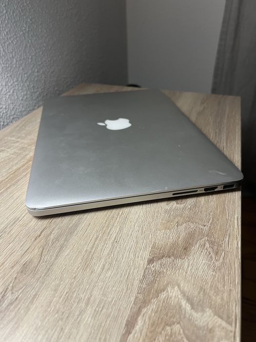MacBook Pro 13” Retina (Início de 2015) - 100% funcional - 8GB RAM - 121 GB SSD - Intel i5 - 733 ciclos de bateria