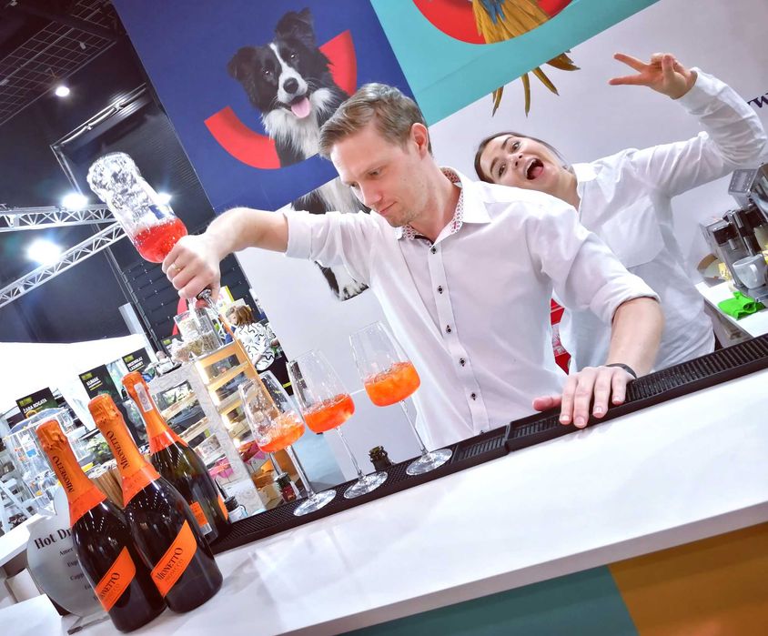 Barman > bar mobilny > drink-bar > wesele, rocznica, event itd.