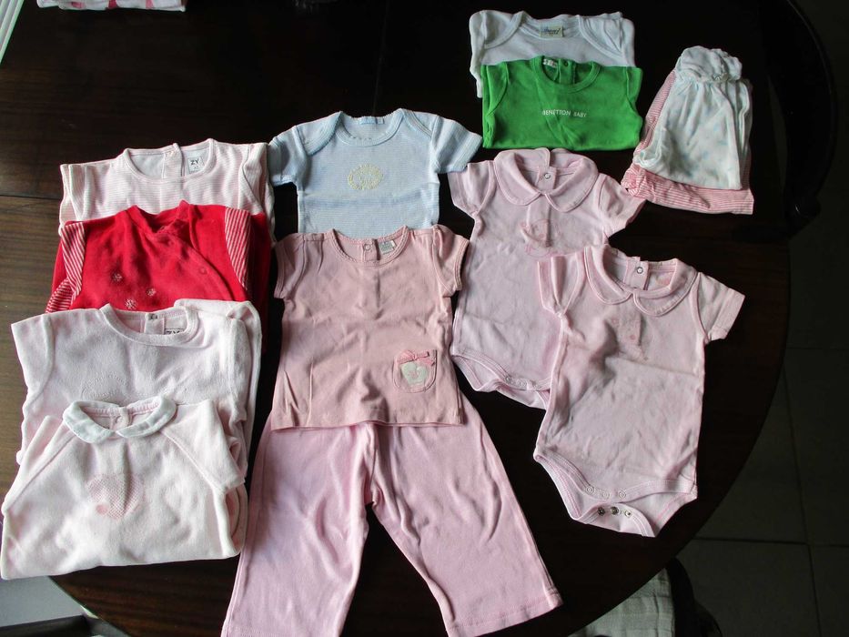 Lote 13 peças de roupa p/ bébé 3 a 12 meses, Bodies, Babygrows, camisolas da Pré-Natal, Benetton Baby etc. ótimo estado
