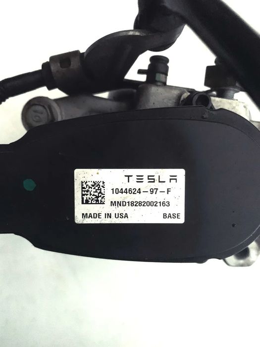 Супорт задній правий Tesla Model 3 Y