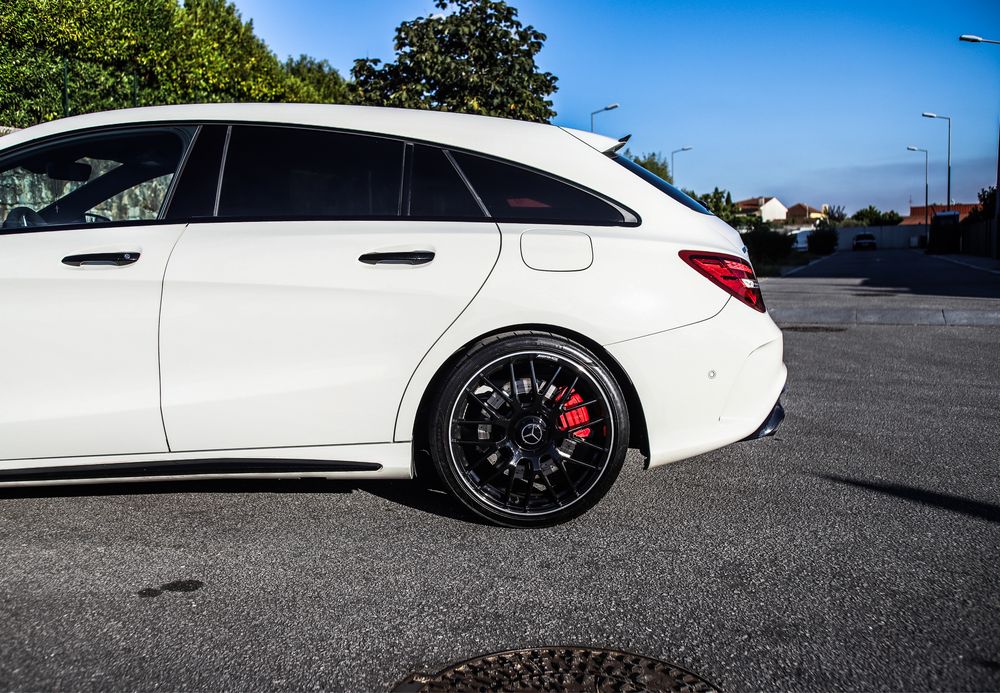 Mercedes-Benz CLA 45 AMG 4MATIC Shooting Brake 381cv