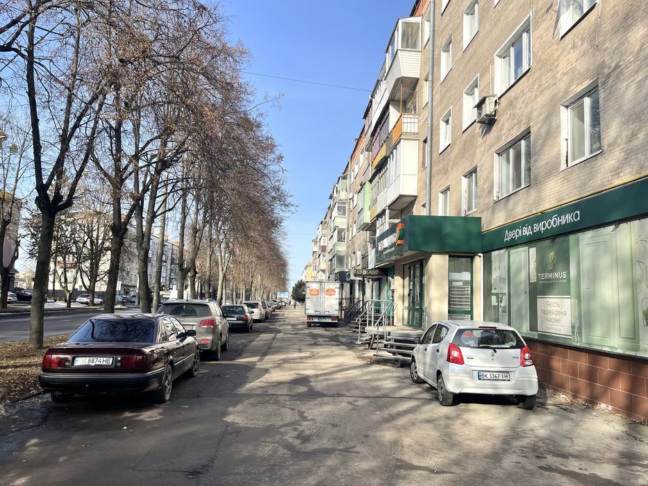 Продам 1-кімн  Ст Бандери   2-й поверх Добротного  Будинка