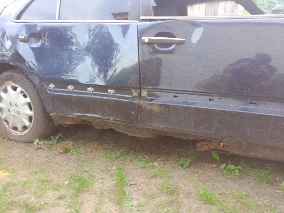 Продам Mercedes w 210 e320 после ДТП