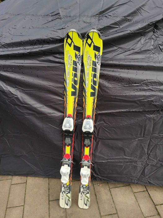 Narty i buty dla dziecka komplet narciarski