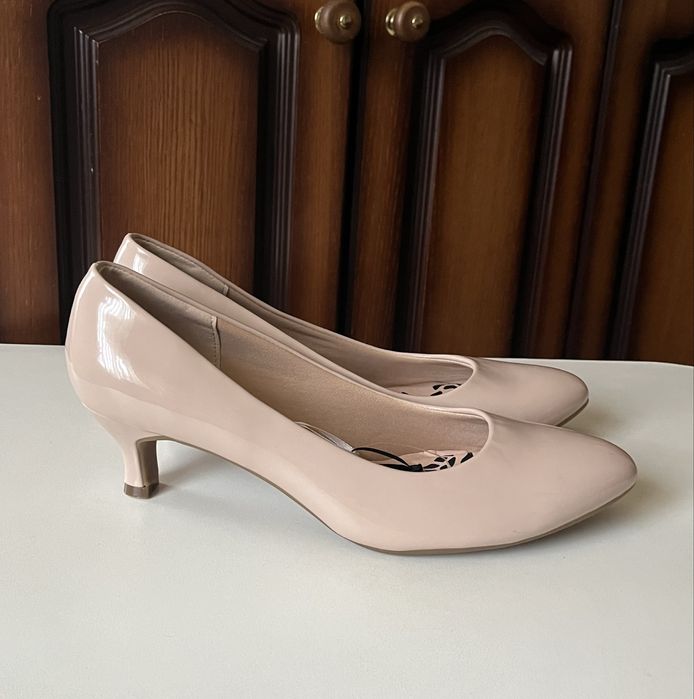 Новые. Базовые нюдовые туфли-лодочки Comfort plus, 40-41 размер