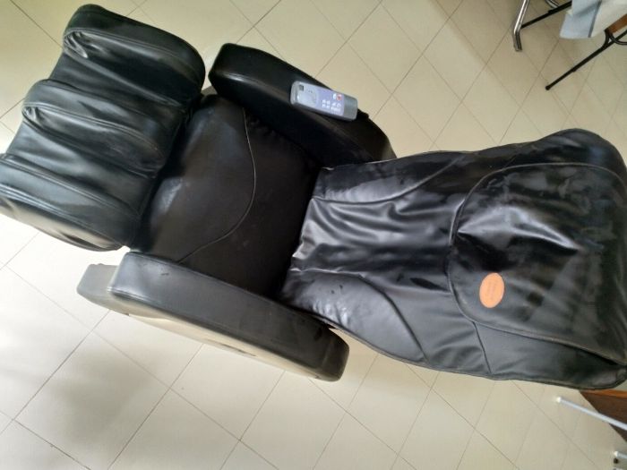 Poltrona Massagem + Sistema de Ar (Não liga). Nova + de 1000€