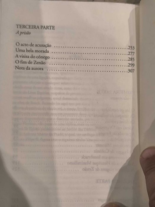 A Obra ao Negro
de Marguerite Yourcenar