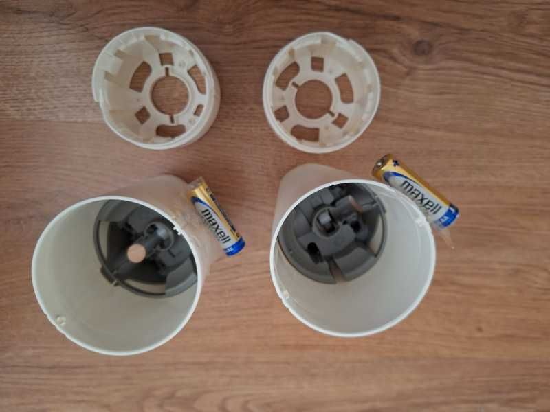 2xAutomatyczne dyfuzory Air Wick+bateria AA
