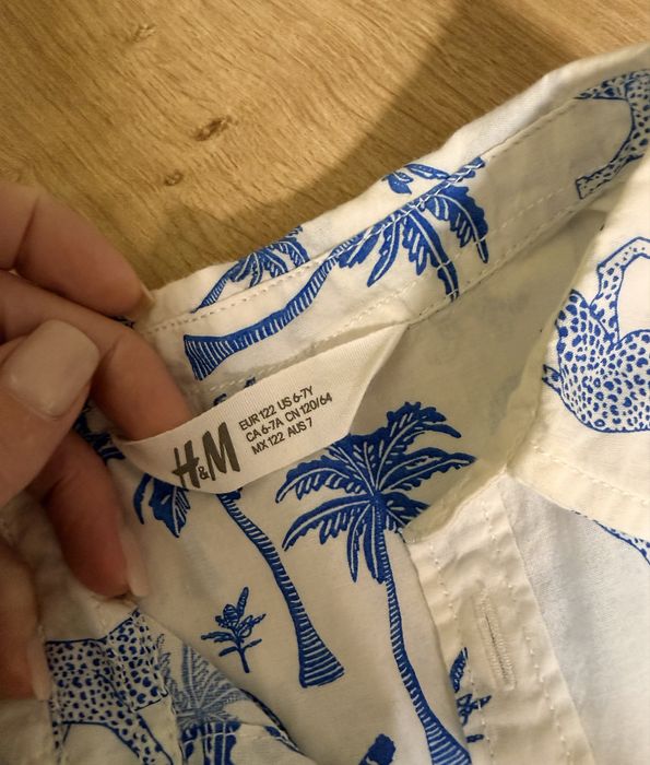 Рубашка H&M на 122см.