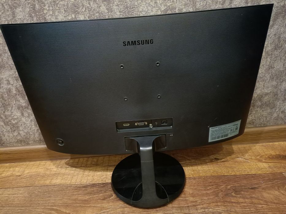 LED Монітор Самсунг 24 , вигнутий