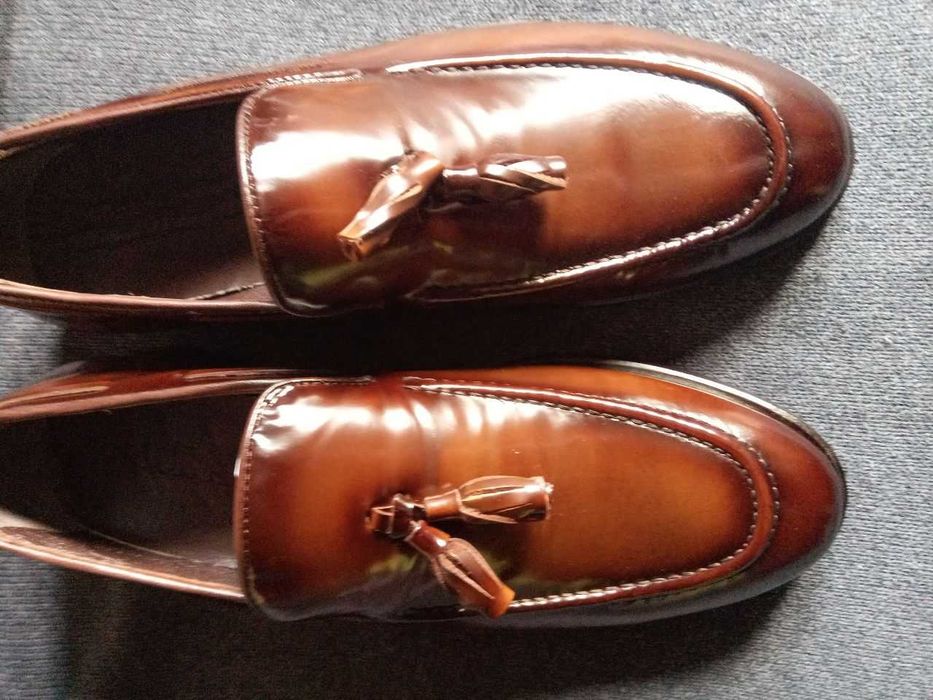 Мужские стильные туфли кожаные коричневые лакированные
