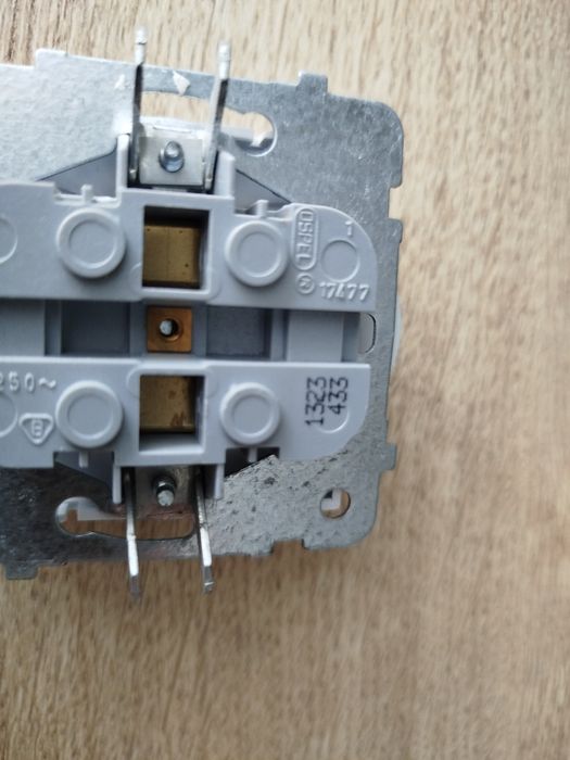 Gniazdko elektryczne podwójne