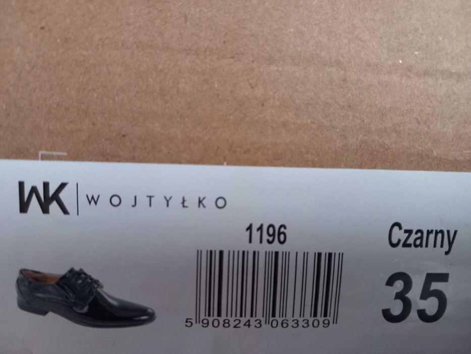 Eleganckie buty chłopięce