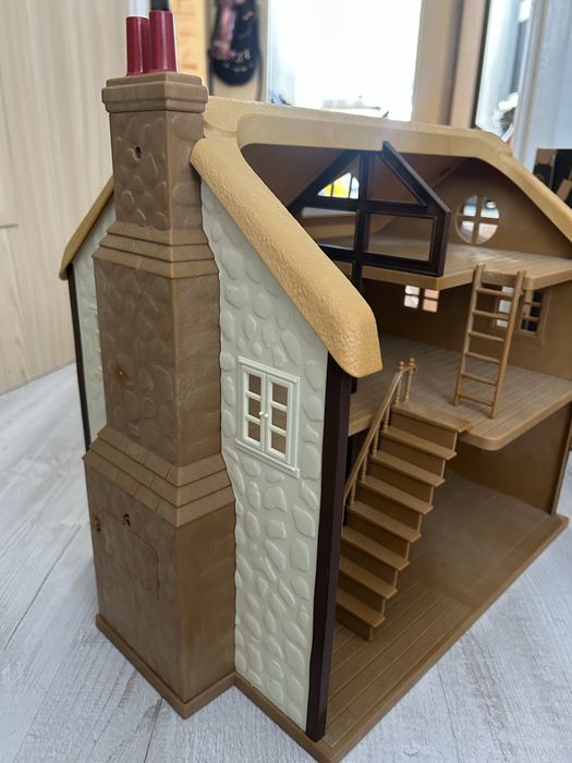 Sprzedam piekny domek dla lalek + GRATIS akcesoria