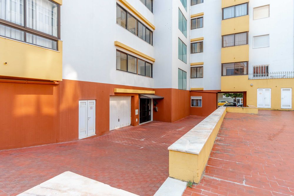 T1 arrendamento Costa da Caparica com garagem