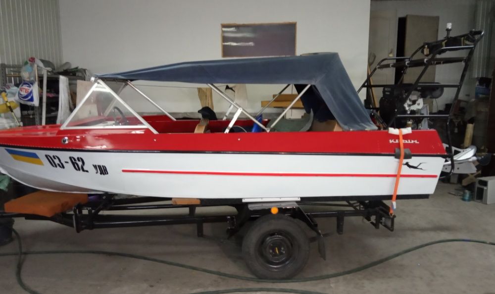 Лодку "КРЫМ", с мотором болотоходом + лафет.