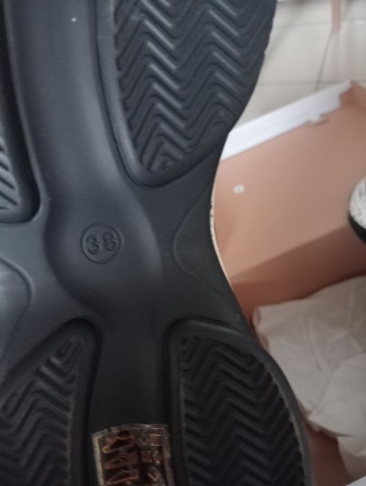Adidasy damskie rozmiar 38 raz założone polecam