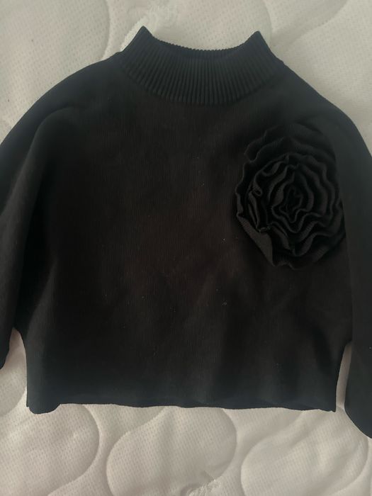 Вʼязаний стильний костюм для дівчинки