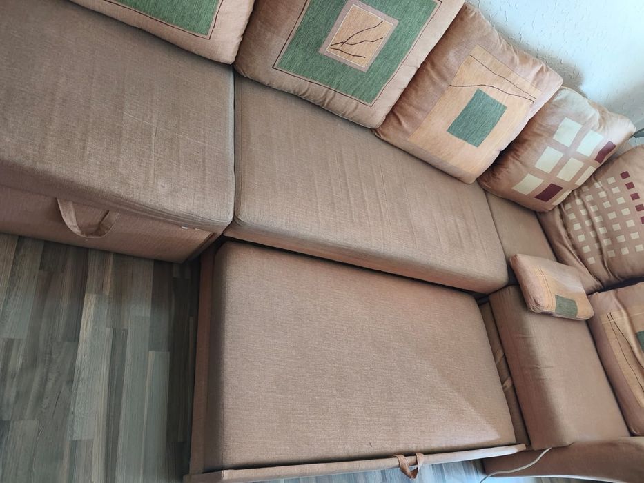 Vendo sofá em bom estado, troco por um mais pequeno!