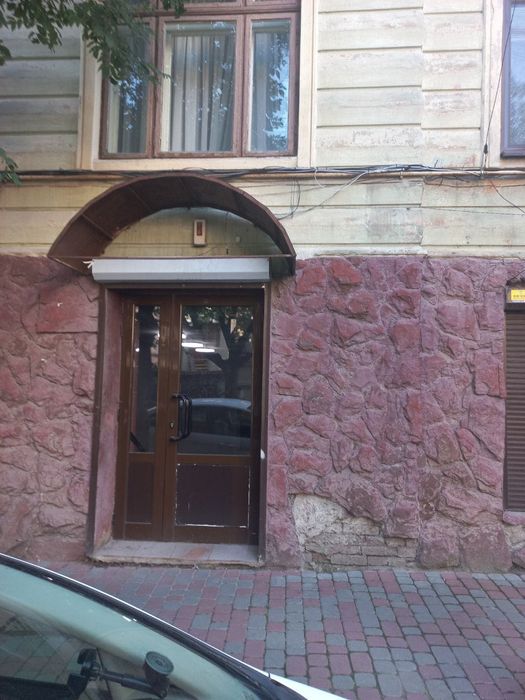 Комерційне приміщення вул. Б.Хмельницького 65кв.м.