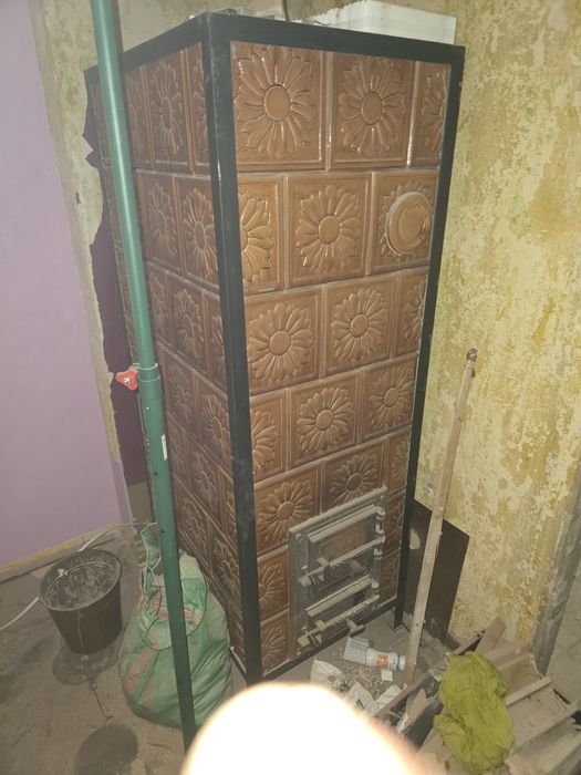 Piec kaflowy. Poddam za darmo. W zamian za rozebranie