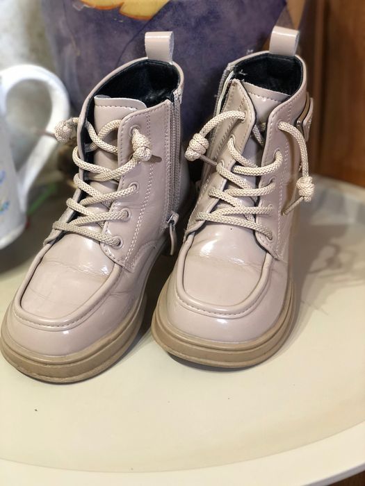 Весна,осінь,взуття ,дитяче,дівчинка,бежеві,лакові,28,демосезонні