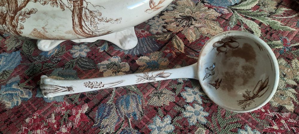 Terrina Séc XIX S&S Ca Alcântara  c/concha 42x24cm 42x24