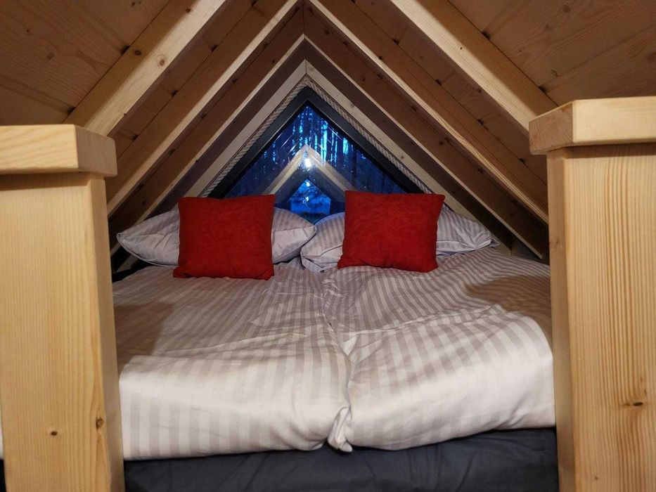 Jezioro Nyskie. Domki na drzewach Skorochów-Nysa