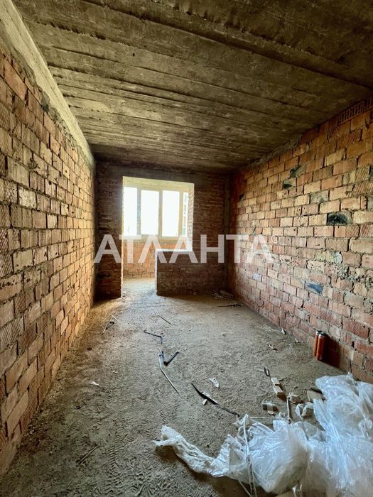 3  кімн, 1 поверх в районі ТЦ Депот