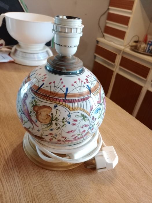 Candeeiro de mesa pintado á mão