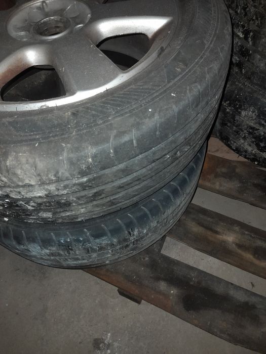 Jantes da wolkswagen e com pneus incluídos