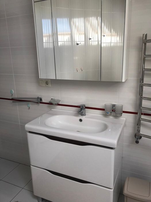 Продаж будинку з басейном в Лісниках 380 м2