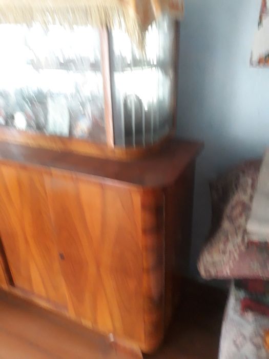 Сервант в доброму стані,антикваріат