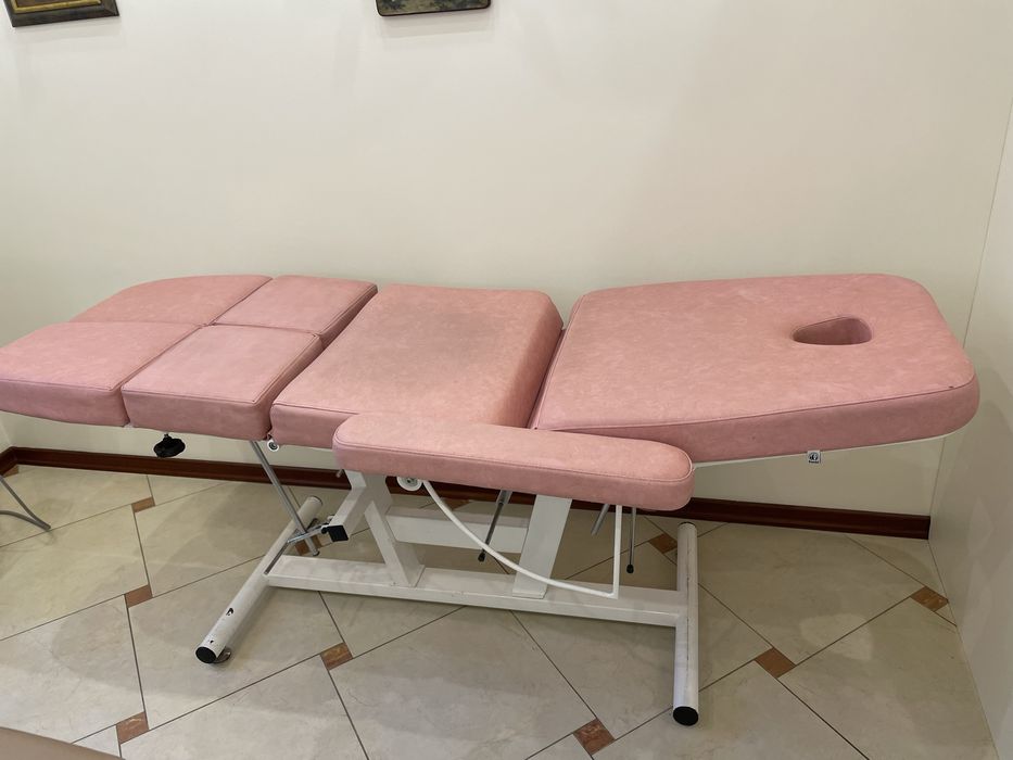 Кушетка косметологічна, масажна