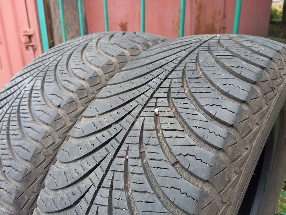 Пара всесезонки 185/65 R15 Good Year Vector 4 Seasons