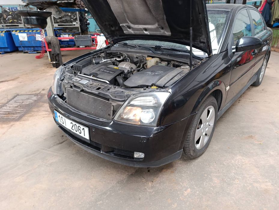 Розборка Вектра Ц 2.2dti Капот Ляда Крила кпп Фари Двері фонарі.